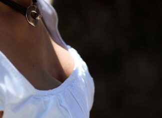 Cómo Conseguir un Escote Bonito