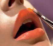 Tus labios y el lápiz labial