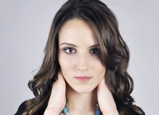 ¿Cómo lograr un maquillaje de larga duración? ¡Te contamos 5 trucos infalibles! 💄✨ Cinco Errores de Maquillaje