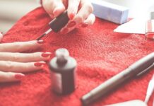 Cómo Hacer una Manicura Casera: Trucos para Lucir Uñas Perfectas sin Ir al Salón 💅✨ Manicura más rápidas al dejar las cutículas