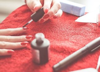 Cómo Hacer una Manicura Casera: Trucos para Lucir Uñas Perfectas sin Ir al Salón 💅✨ Manicura más rápidas al dejar las cutículas