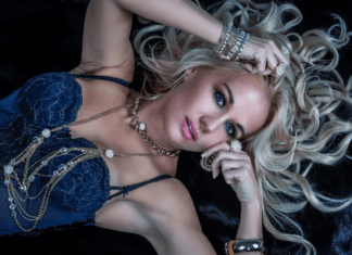 Una mujer con belleza integral y perfecta Mujer Bella